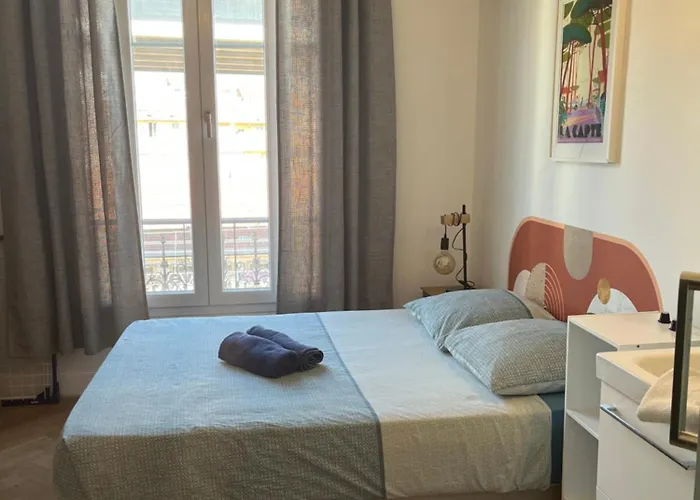 ホームステイ Les De Cedric Iconic Tram Gare Pour Personnes Calmes ニース