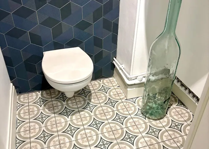 ホームステイ Les De Cedric Iconic Tram Gare Pour Personnes Calmes *