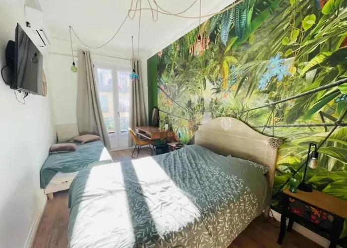 ホームステイ Les De Cedric Iconic Tram Gare Pour Personnes Calmes *