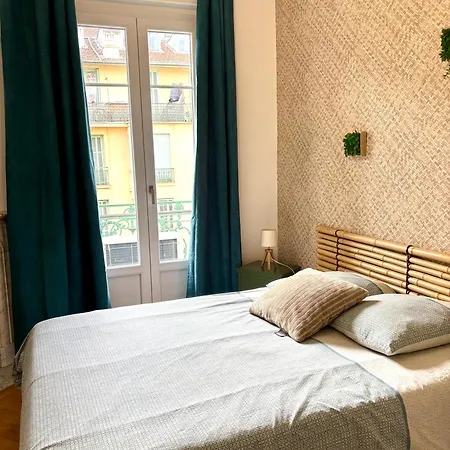 Homestay Les De Cedric Iconic Tram Gare Pour Personnes Calmes *