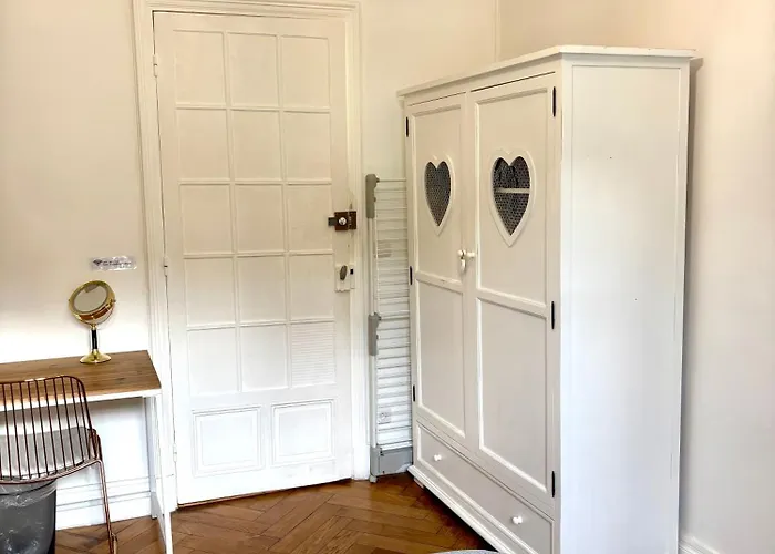 בית אירוח Les De Cedric Iconic Tram Gare Pour Personnes Calmes